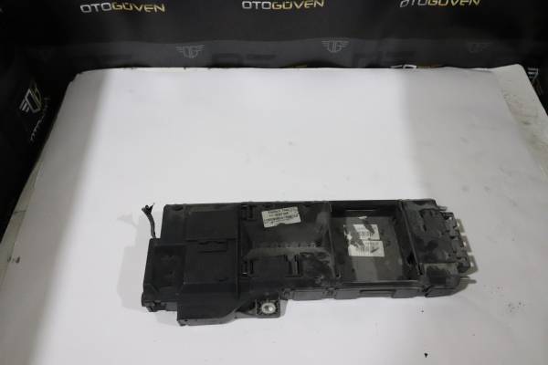 FORD CUSTOM 300 L 125 PS ÇIKMA PARÇA TRANSİT V363 SİGORTA KAPAĞI